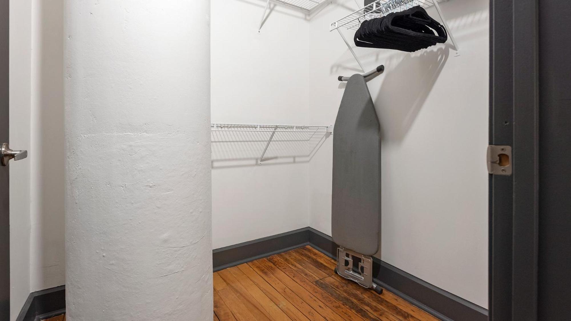 Six Cord Apartments By Barsala セントルイス エクステリア 写真